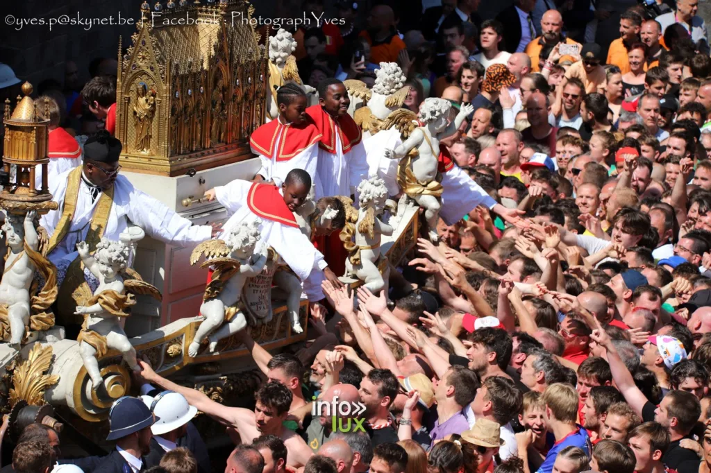 Mons > Doudou > Procession > Photos