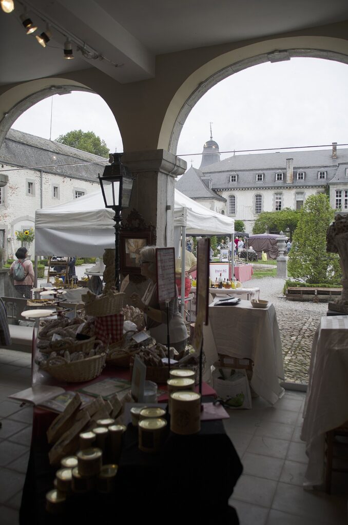 Hotton > Château de Deulin > Marché du Terroir