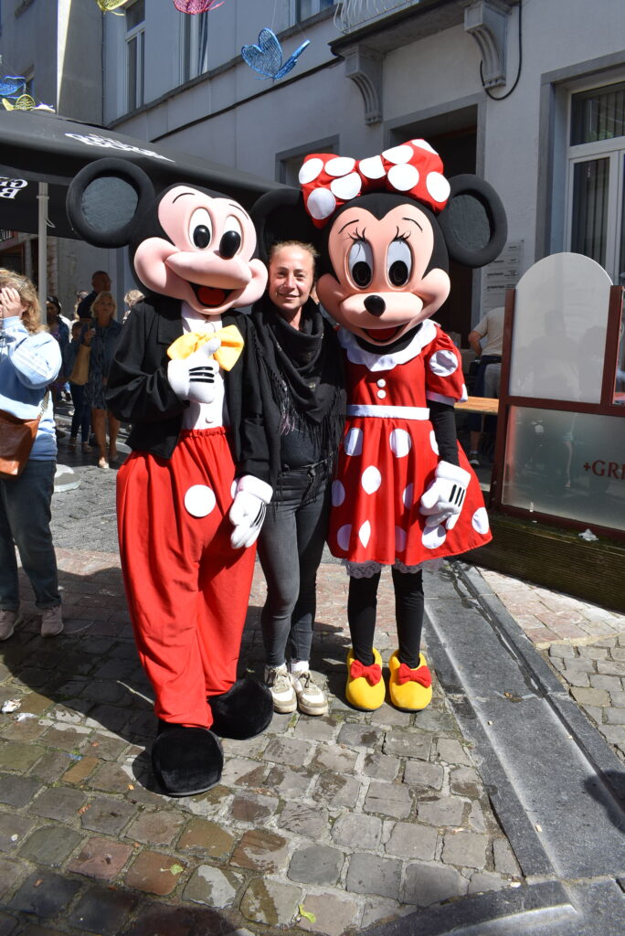 Kid's Corner à Braine-l'Alleud : quand la magie des mascottes s'invite au cœur de la plaine de jeux.