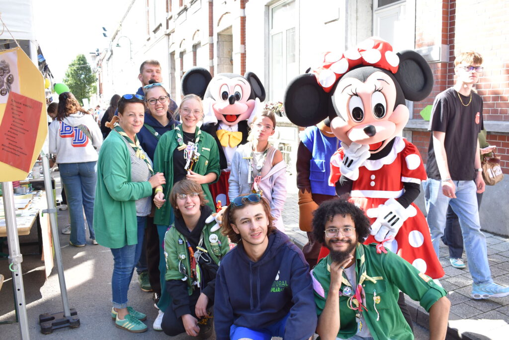 Kid's Corner à Braine-l'Alleud : quand la magie des mascottes s'invite au cœur de la plaine de jeux.