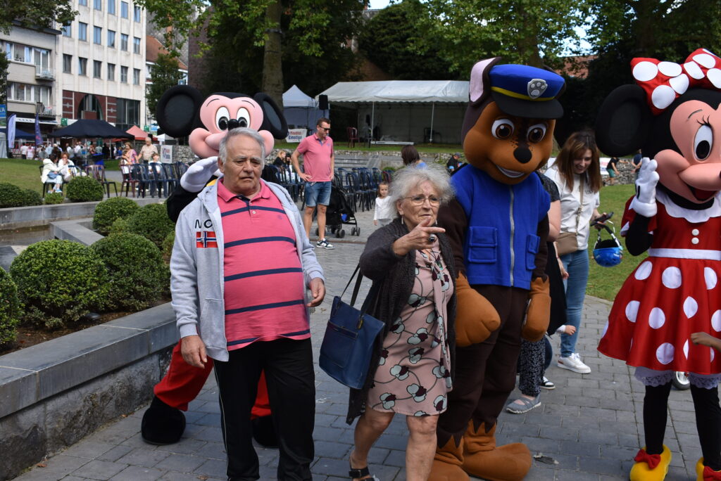 Kid's Corner à Braine-l'Alleud : quand la magie des mascottes s'invite au cœur de la plaine de jeux.