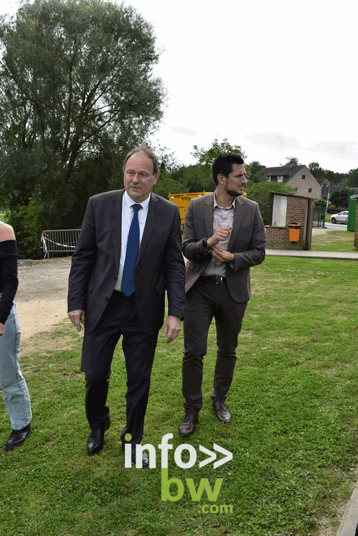 Inauguration du nouveau terrain synthétique à Ophain : un nouveau souffle pour le sport à Braine-l'Alleud