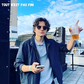 François Thiry : le parcours inspirant d'un jeune chanteur belge vers le succès.  Nouveau single!