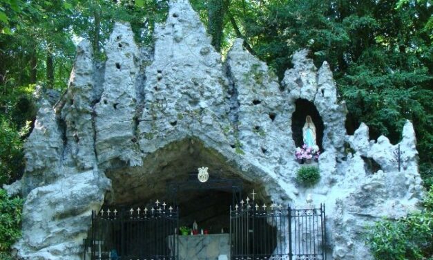 Les Grottes de Lourdes, en province de Luxembourg