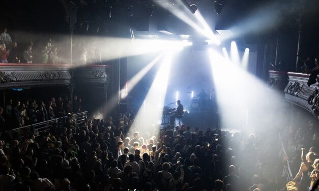 PARIS > LA CIGALE > CONCERT > COLOURS IN THE STREET