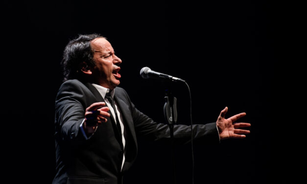 PARIS > BREL ! LE SPECTACLE > OLIVIER LAURENT